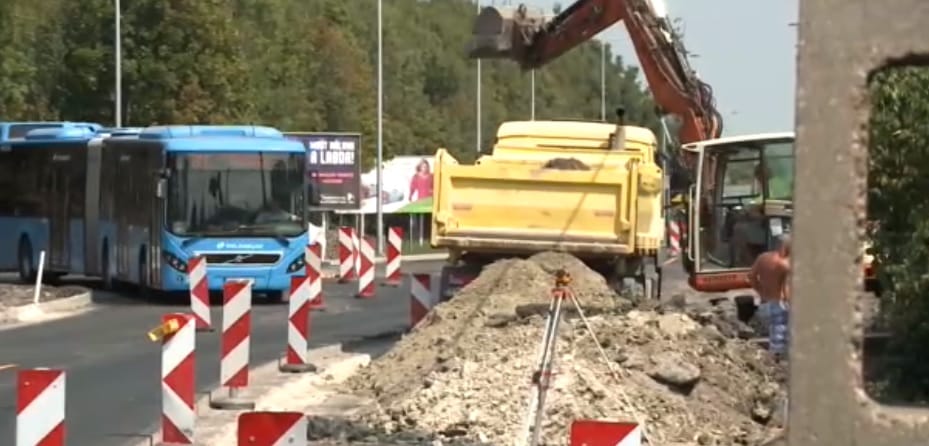 Fél éve csúszik két körforgalom átadása Budafokon