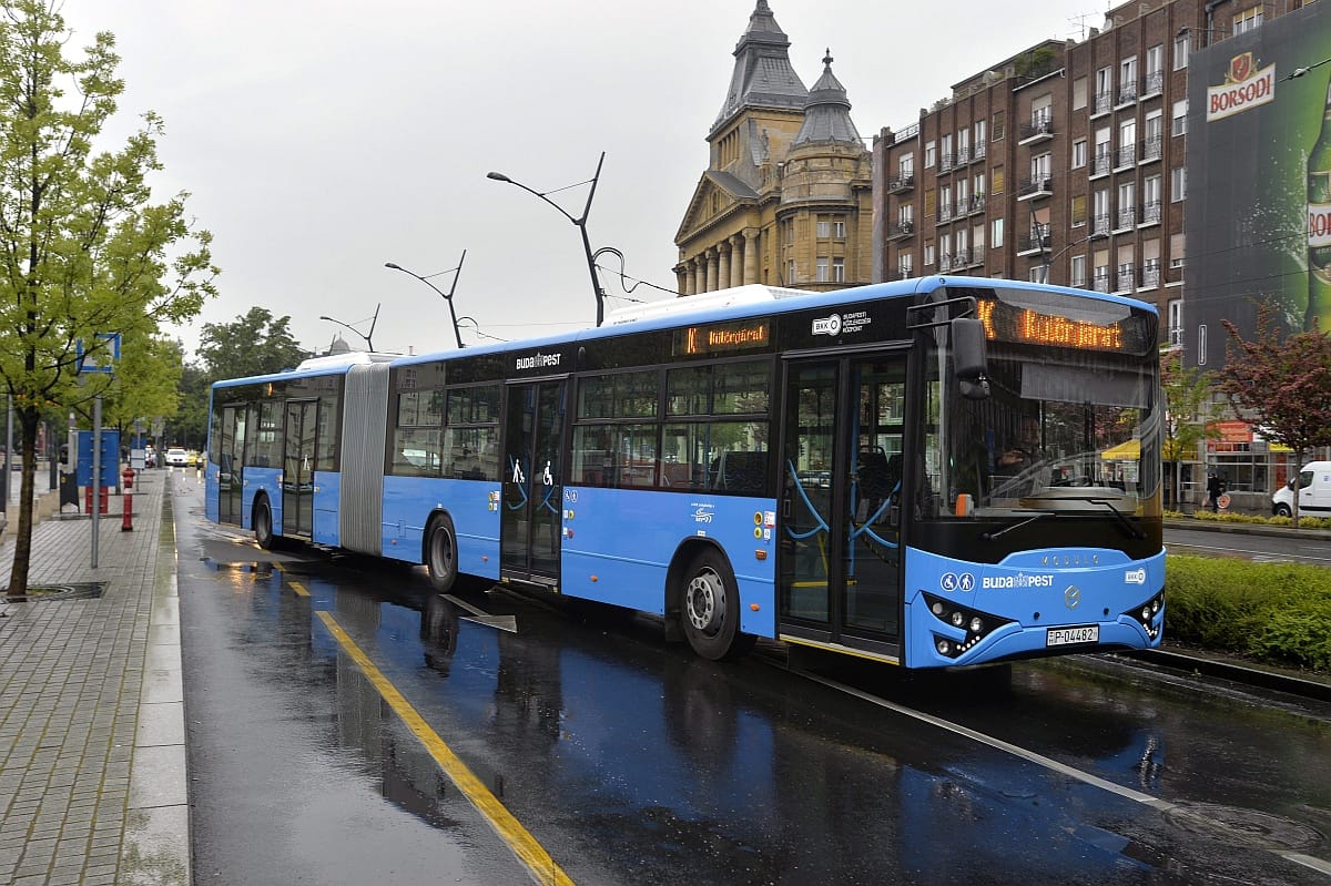 Hatalmi rögtönzés: miért a legatyásított főváros tolja Orbánék buszos vízióját?