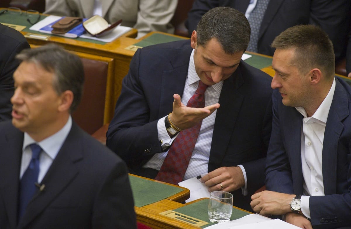 Ezért ugrott egymásnak Orbán jobb- és bal keze