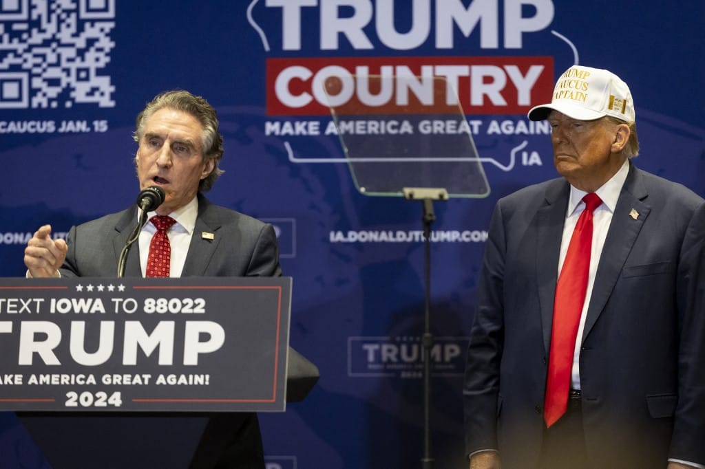 Magabiztosan nyerte Donald Trump az iowai kaukuszt