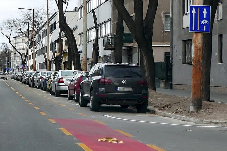 Tényleg elrontottak táblákat a Fehérvári úton, javítják a rossz jelzéseket