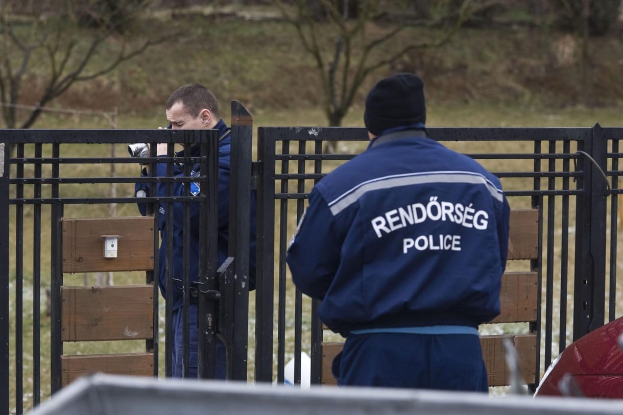 Szúrások végezhettek azzal az újszülöttel, akit egy kályhában találtak meg
