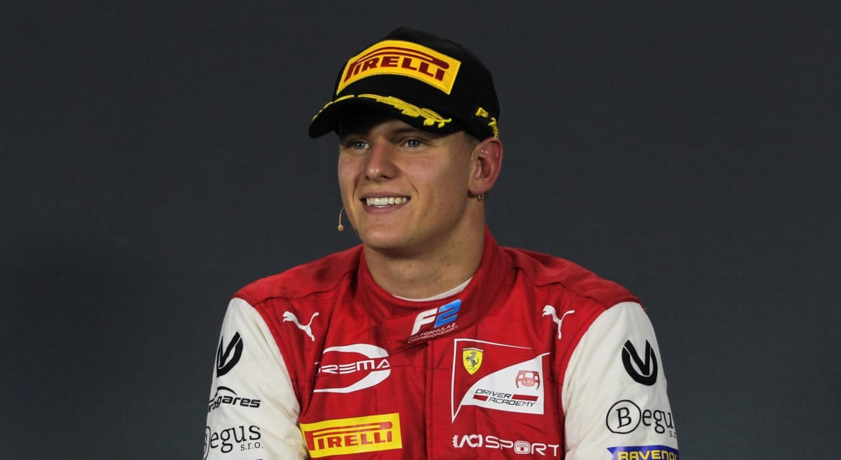 Beindult a pilótekeringő, újra lesz Schumacher a Forma–1-ben