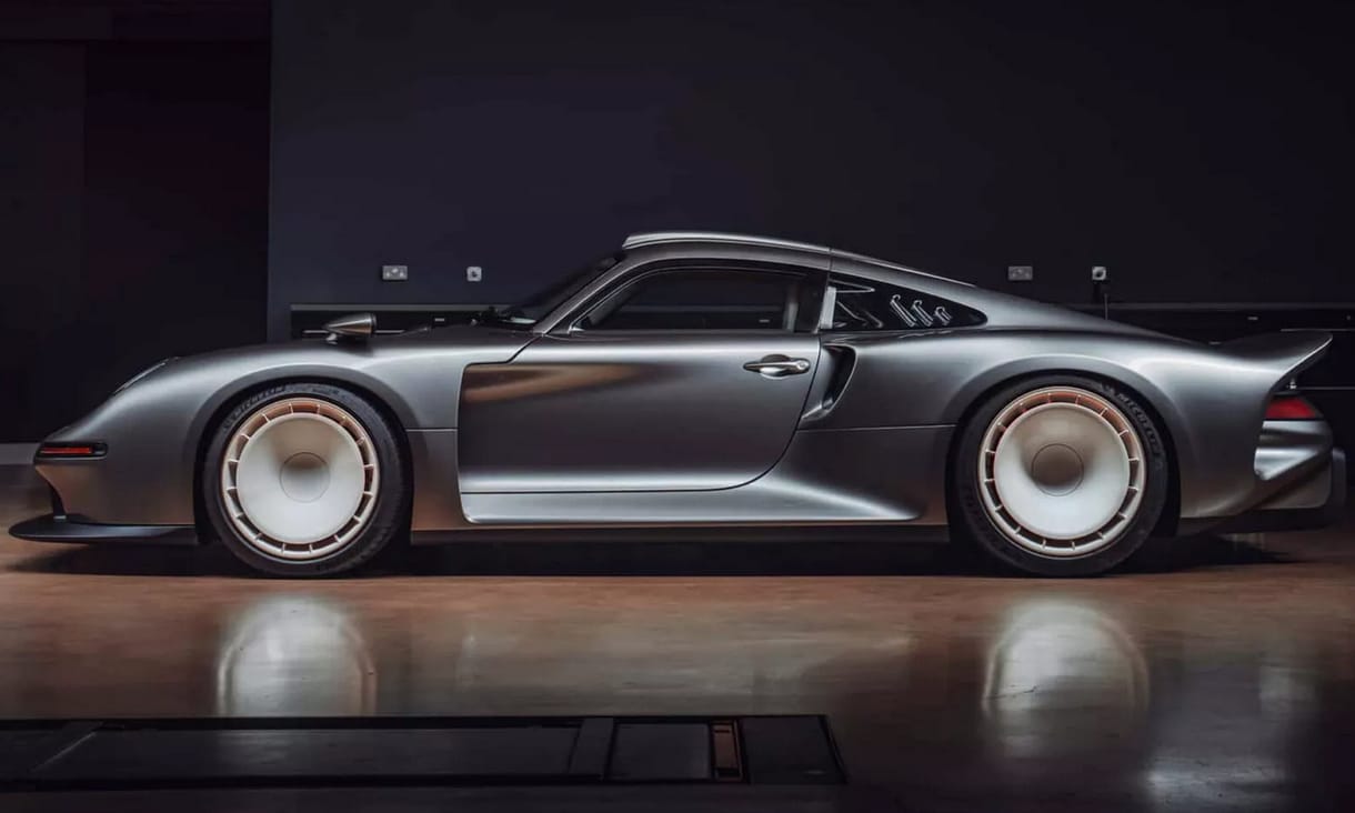 Igazi tekintetmágnes ez a szuperlapos új retró Porsche
