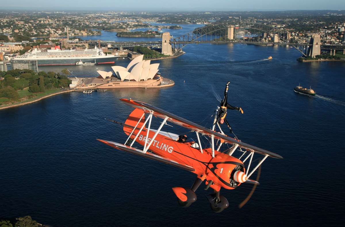 Fotó: hajmeresztő mutatványok Sydney felett