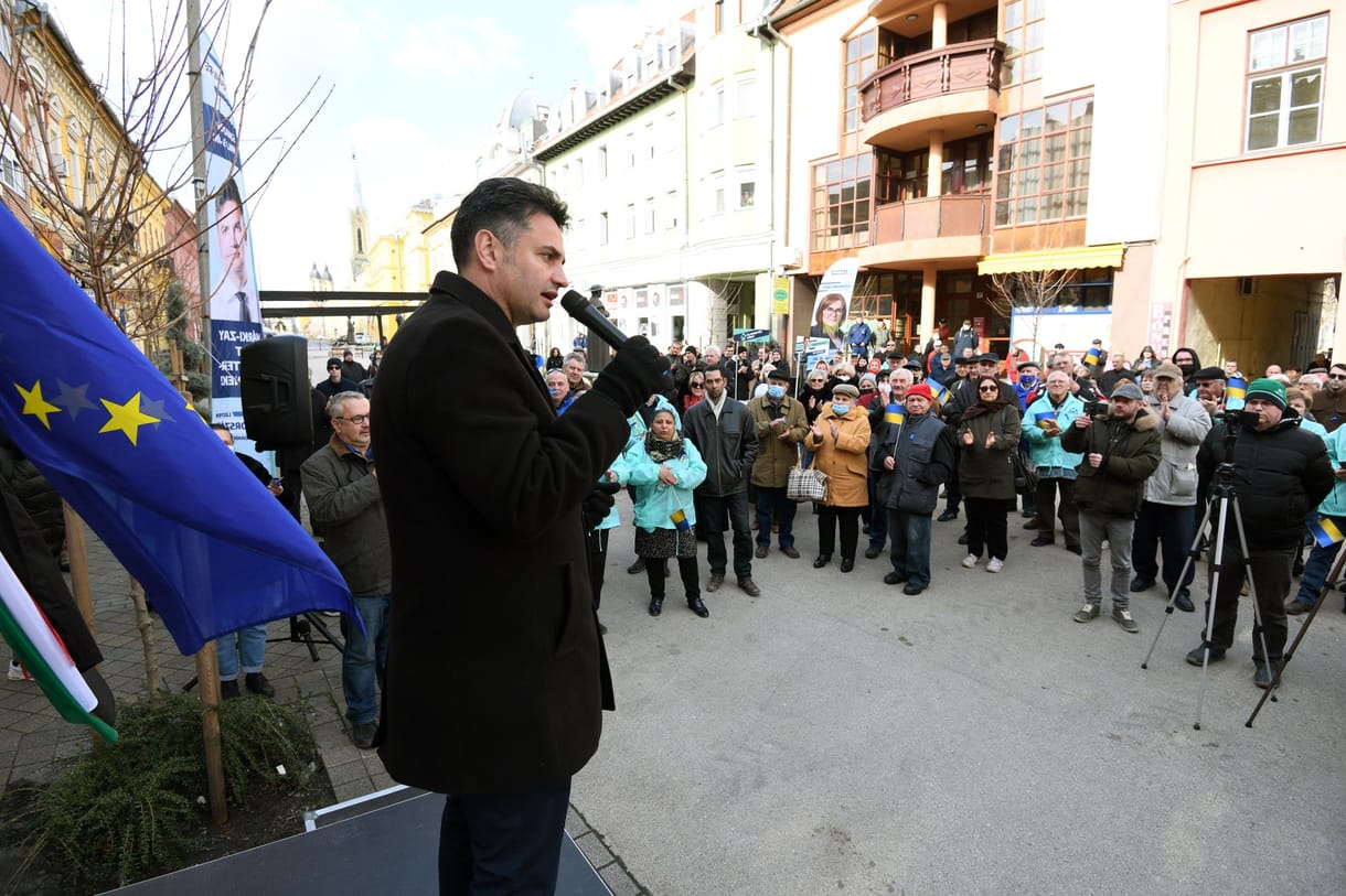 Financial Times: Egy utolsó rohamot indít az ellenzék Orbán híveinek elhódítására