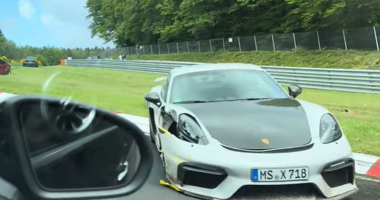 Megint rosszul sült el egy nürburgringi pályanap, több sportautó is összetört – videó