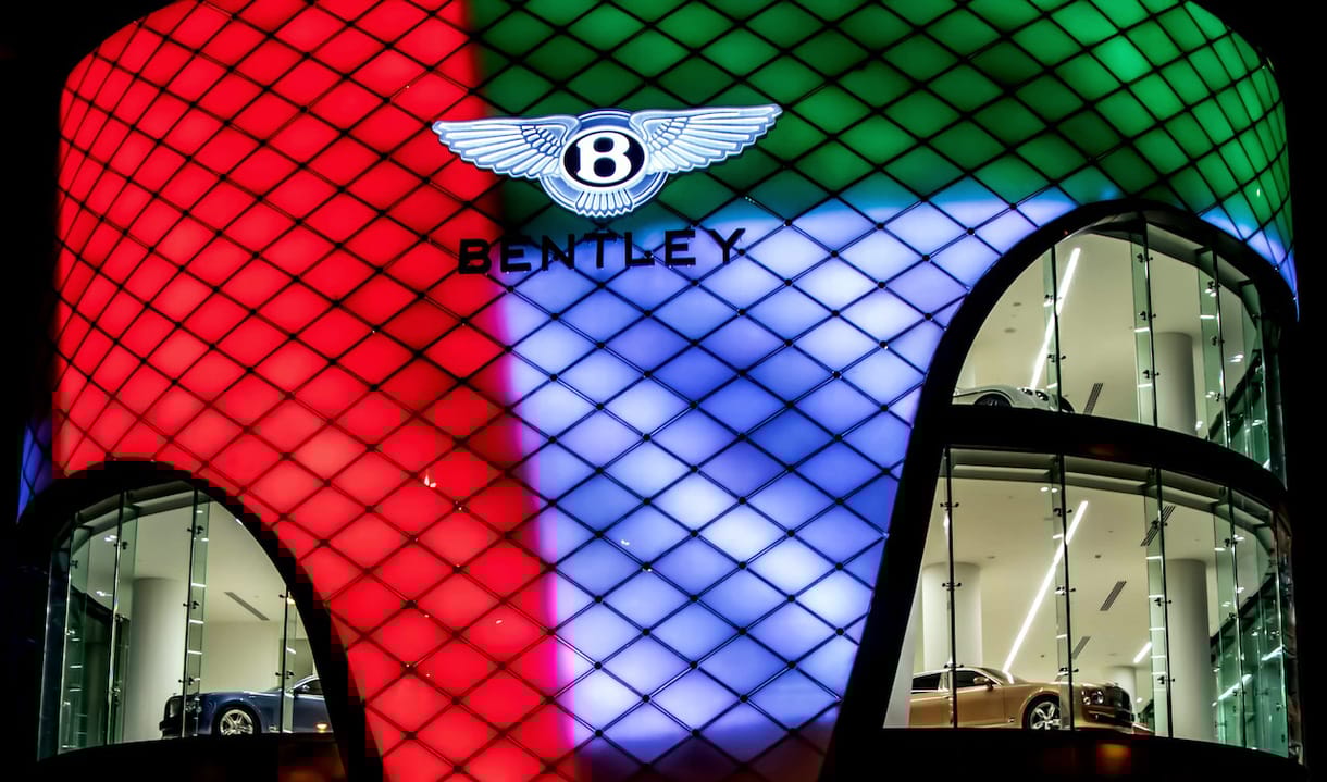 Elég jól fest a világ legnagyobb Bentley szalonja