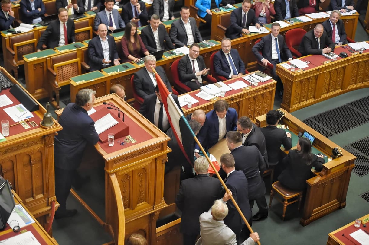 Hadházy Ákos bocsánatot kért Németh Szilárdtól