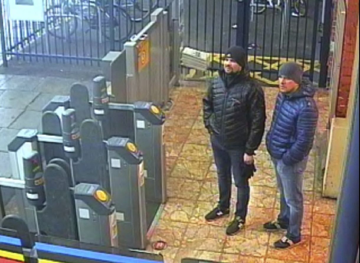 Sietősen távozott Oroszországból a novicsokos támadók azonosításában részt vevő újságíró
