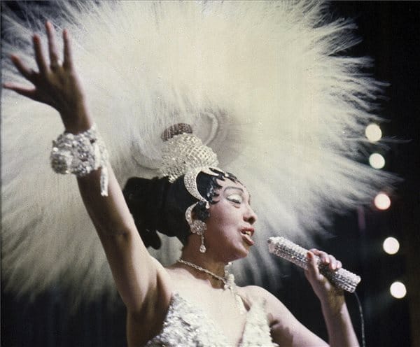 A francia légierő szállította át Josephine Baker jelképes koporsóját a Panthéonba