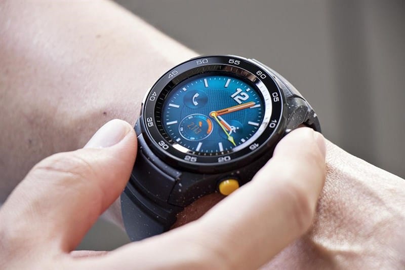 Itt a Huawei új okosórája: fizetni, zenét hallgatni is lehet vele, de még 4G is van benne