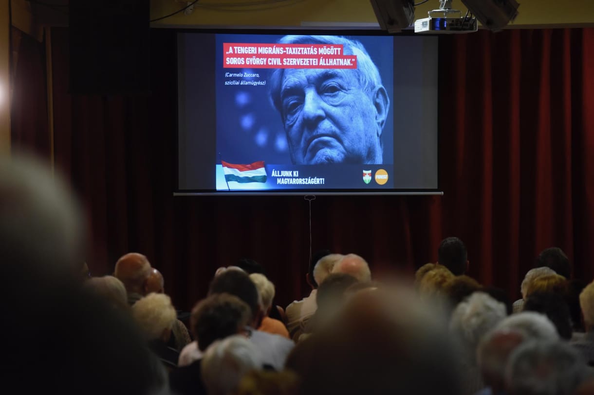 Rogán távoltartási végzést ígért Sorosnak 