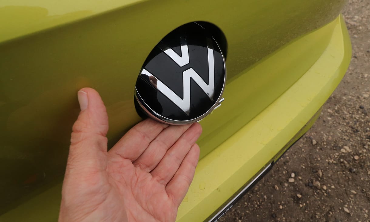 Heteken belül itt a legújabb VW Golf