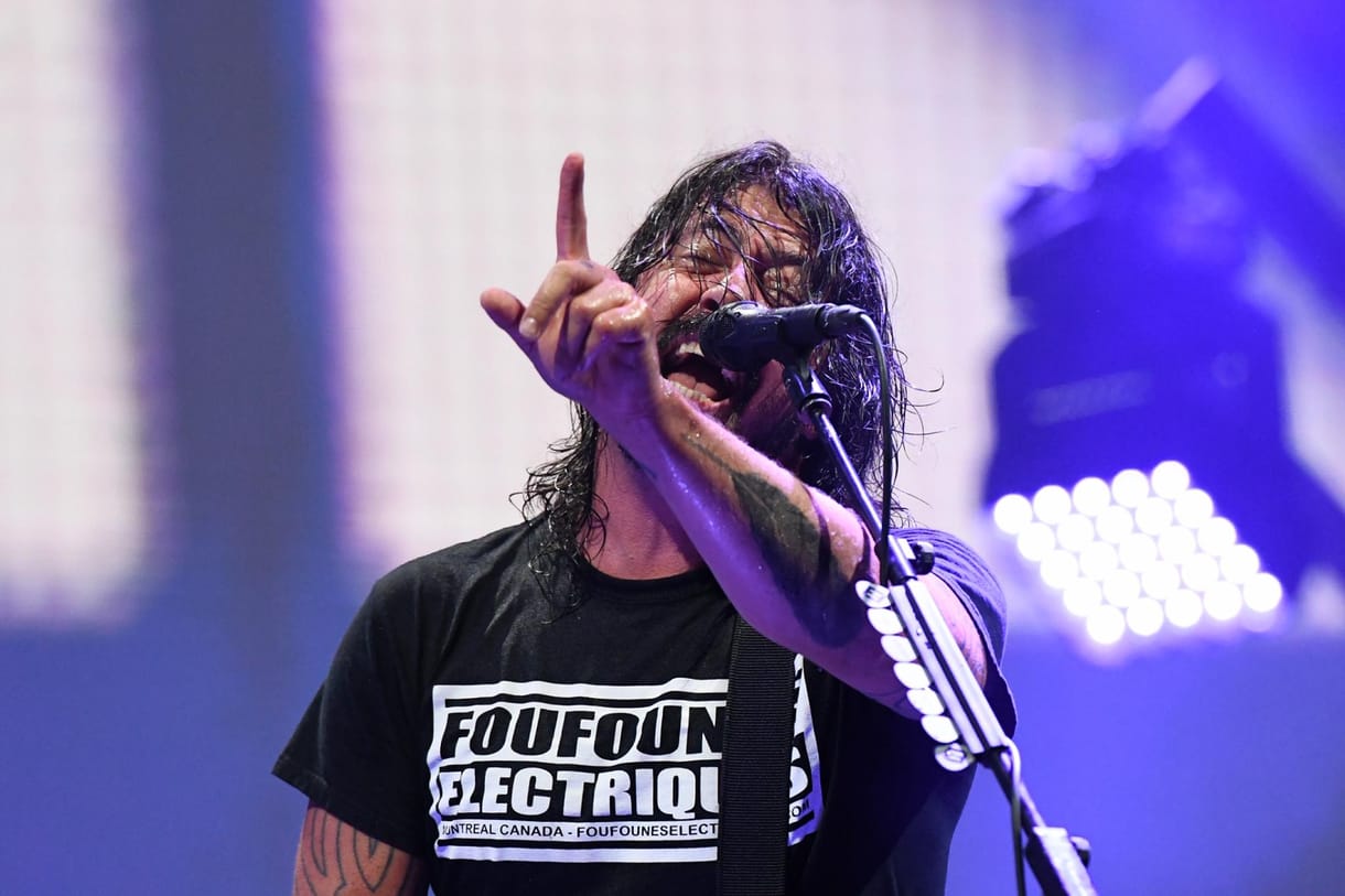 Dave Grohl megcsalta a feleségét, született egy gyereke, de továbbra is marad felesége mellett