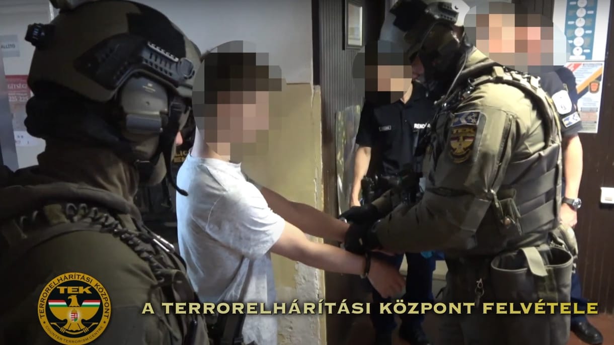 Elfogták a 15 éves érdi fiút, aki azt írta, élőben közvetíti, ahogy megtámad egy mecsetet