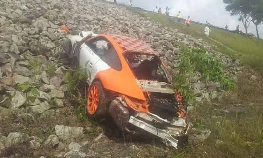 Ennyi maradt a 250-nél elszálló Porsche 911-ből