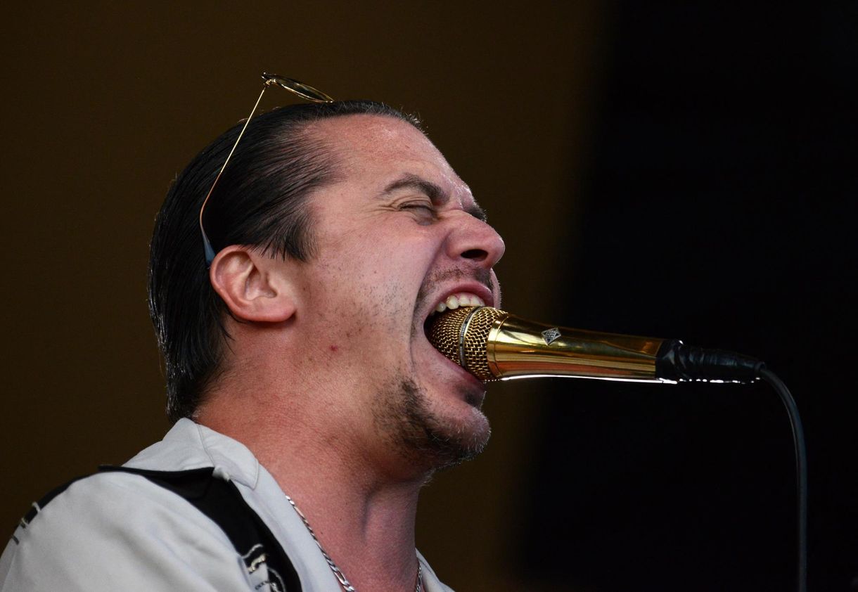 Az énekes mentális állapota miatt lemondja összes koncertjét a Faith No More