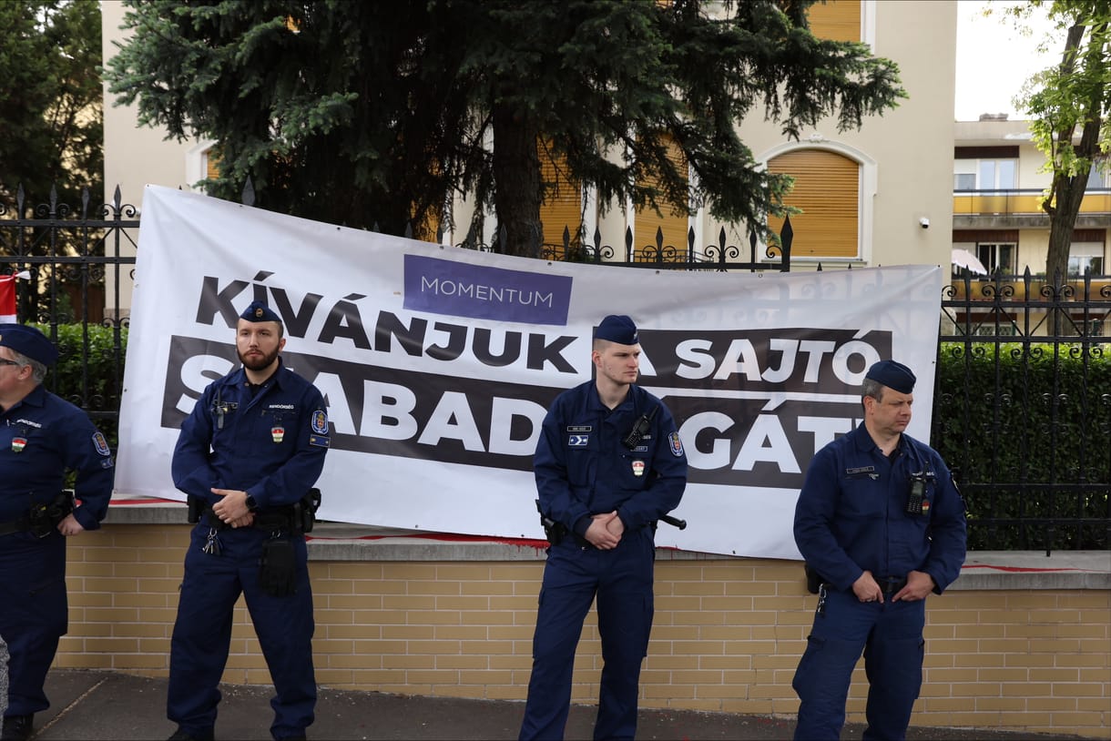 Sükösd Miklós: Minek nevezzelek? Legyen betiltási törvény vagy kusstörvény az „átláthatósági” helyett