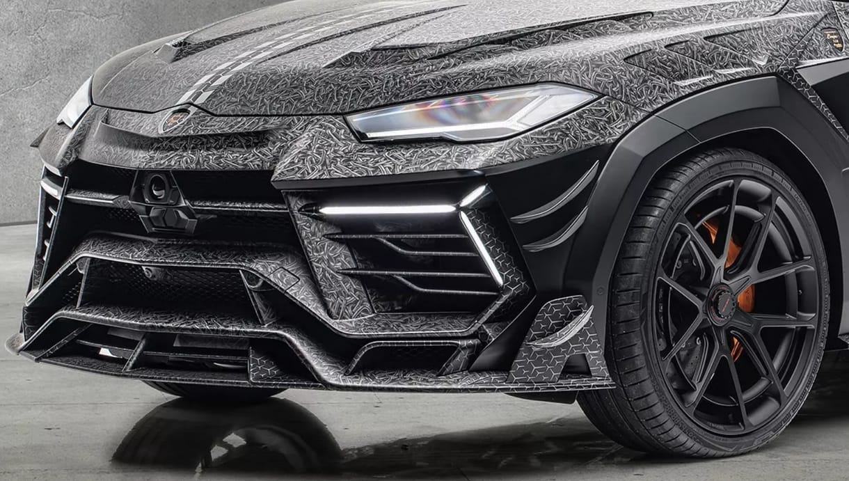 Két ajtóval kevesebb: íme a legújabb Lamborghini kupéterepjáró