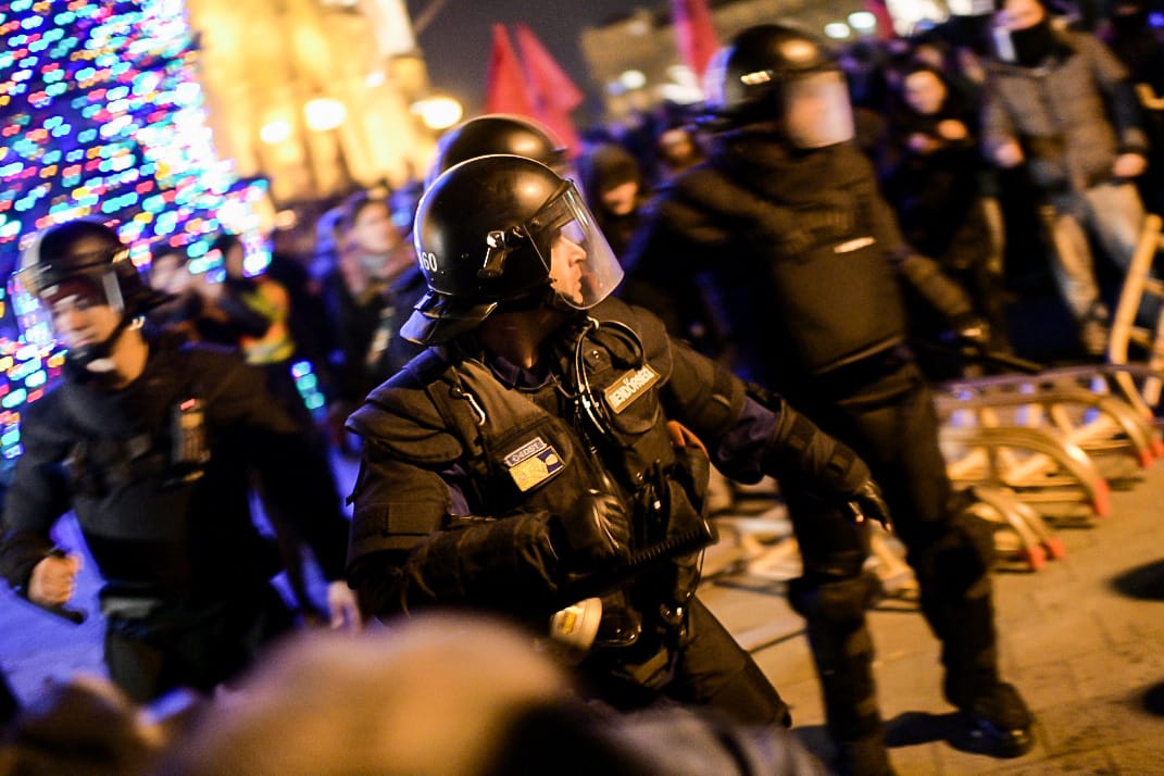 A Kossuth téren letartóztatott CEU-hallgató szabadon engedését követelik a ma esti tüntetés szervezői
