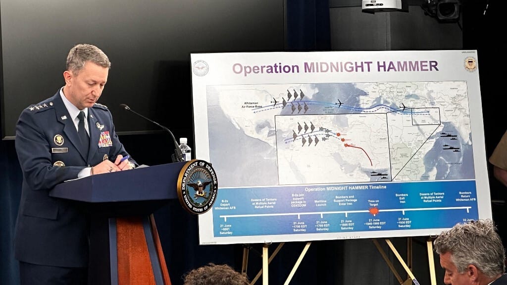 Jöttek a B-2-esek nyugatról és keletről is: így verték át Iránt az amerikaiak az Éjféli pöröly fedőnevű légi támadással
