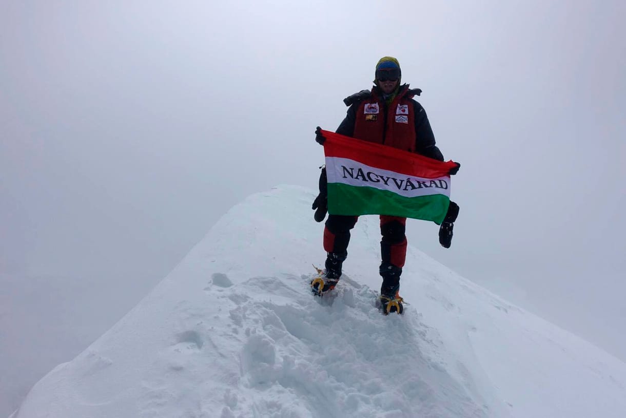 Varga Csaba felért a 8080 méteres Hidden Peak csúcsára