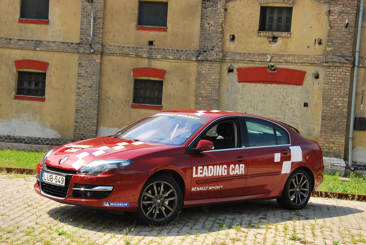 Renault Laguna teszt: francia négyes