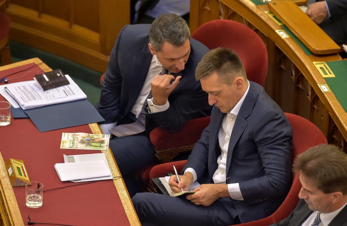 Az ügyészség vizsgálja a Rogán elleni vesztegetési gyanút