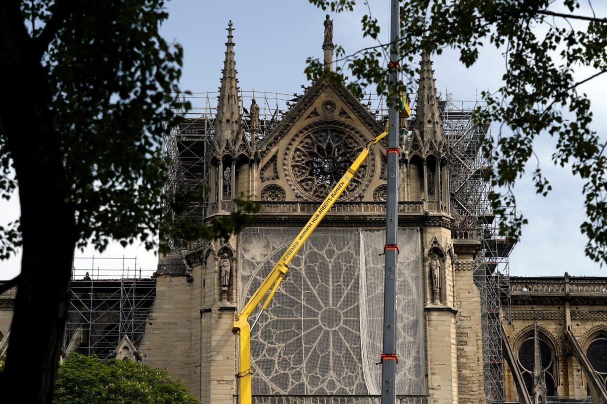 Ólomból készült szarkofágot találtak a Notre-Dame alatt