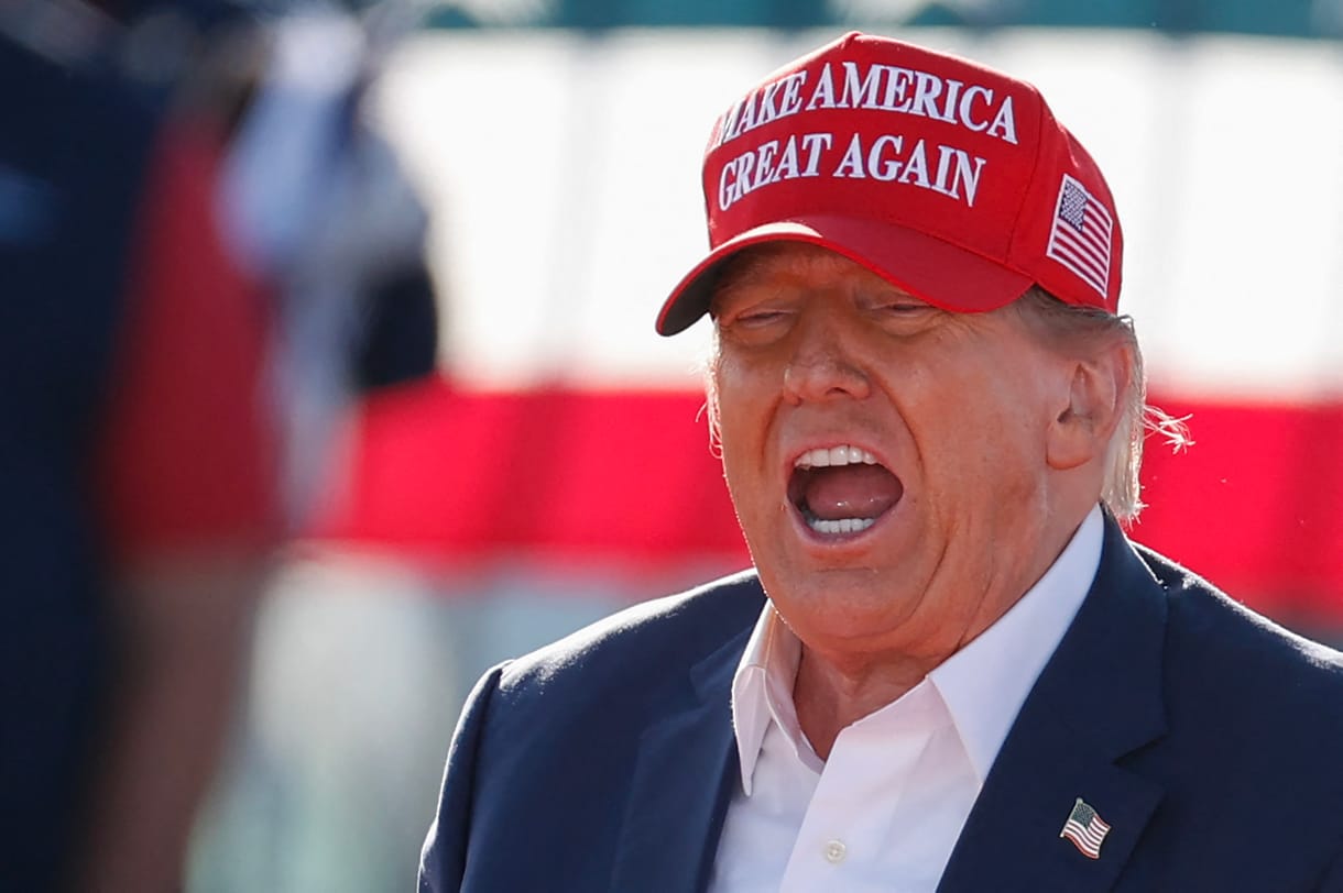 Donald Trump mesterséges intelligencia által generált képeket posztolt arról, hogy Taylor Swift és a rajongói őt támogatják az idei elnökválasztáson