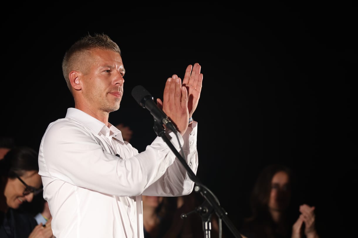 „Kicsit sem szégyelled magad, Geri?” – így gratulált Magyar Péter Gulyás Gergely esküvőjéhez