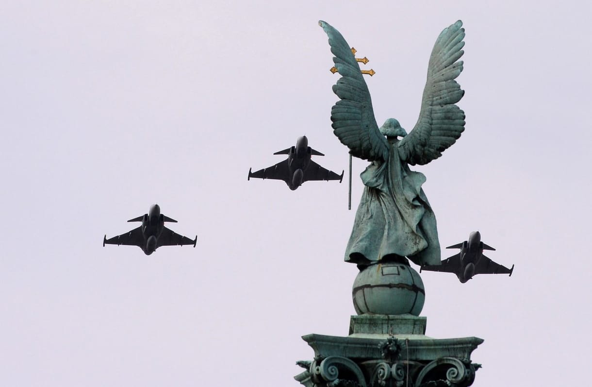 28 gép miatt riasztották a honvédség Gripenjeit
