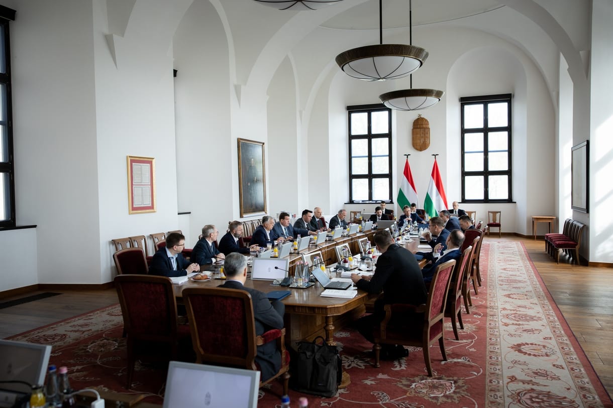 Ülésezett a kormány, Lázár János szerint végeztek a nagytakarítással