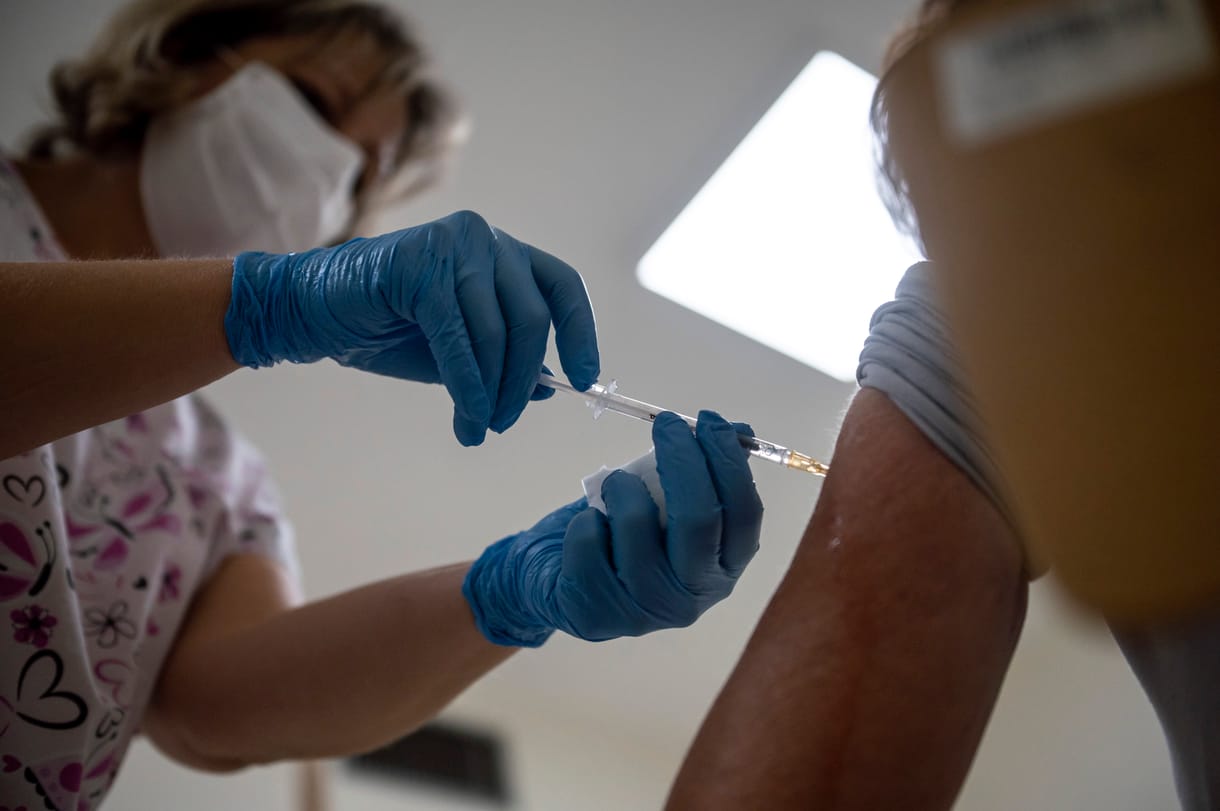Megnézték, mitől függ, hogy egy településen több vagy kevesebb a koronavírus ellen beoltott ember