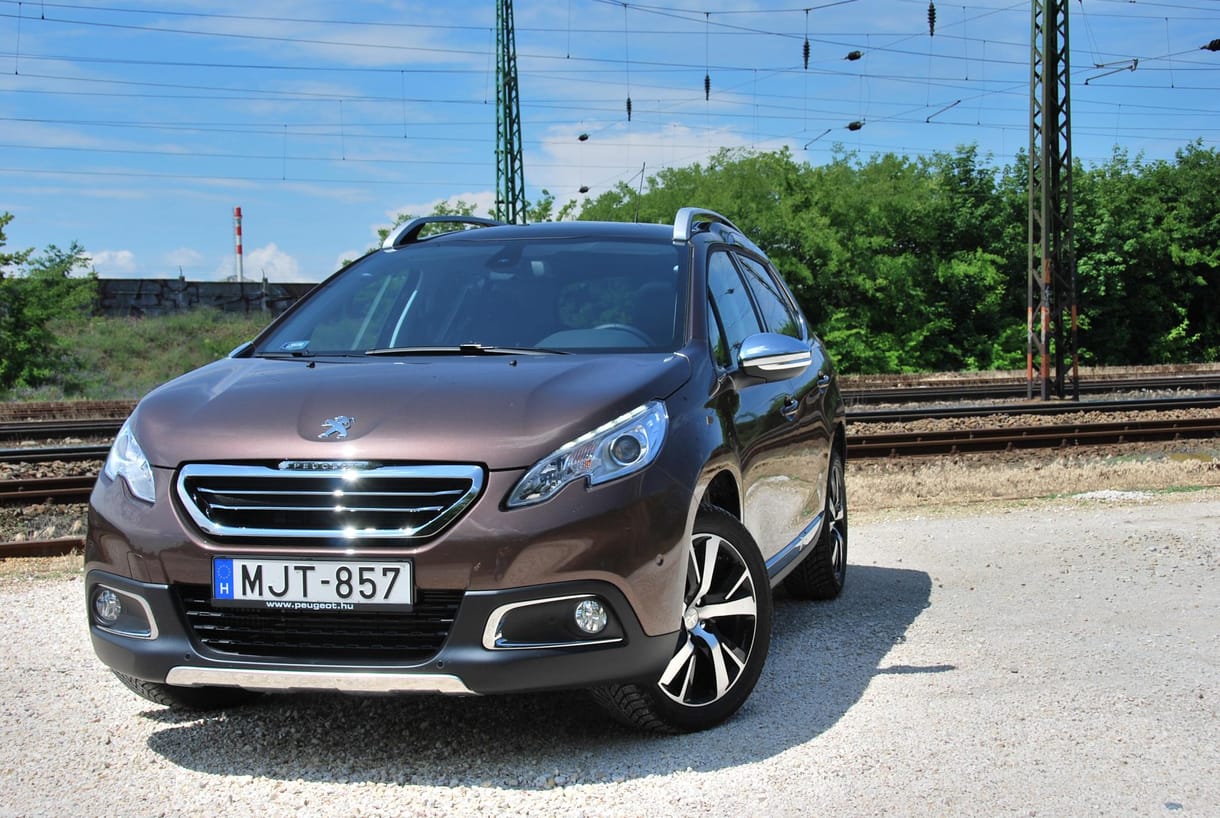 Peugeot 2008 bemutató: ez megy most, kicsi és terepes