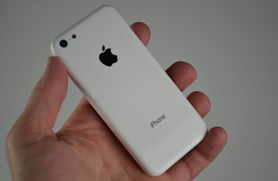 Megnézheti közelebbről is: több mint félszáz fotó az iPhone 5C burkolatáról