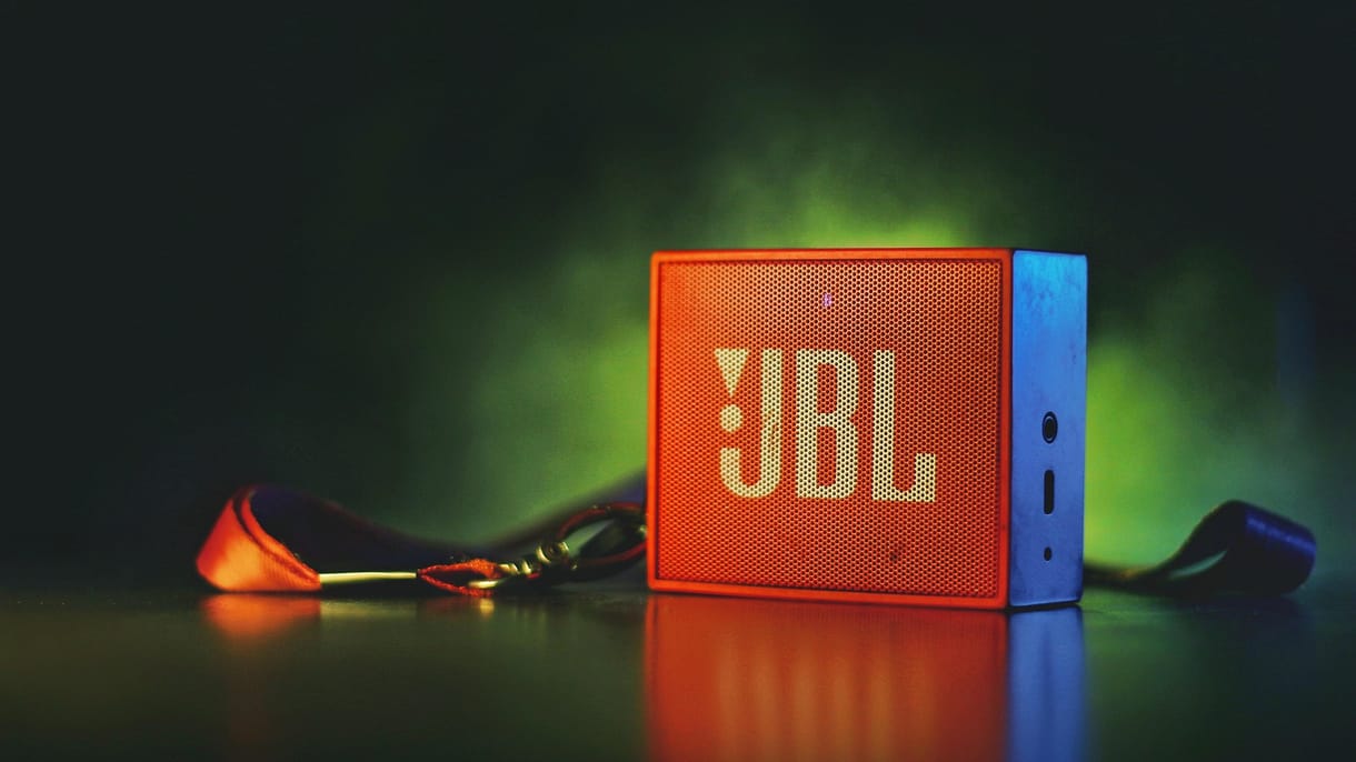 Súlyos hibát találtak a Bluetoothban, a hívásait is lehallgathatják