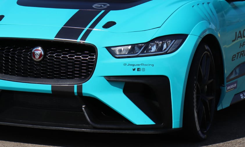 Versenytempó: körbefotóztuk a Jaguar elektromos SUV sportkocsiját