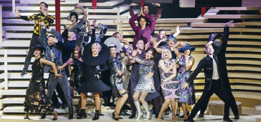 Fellini szépséges zűrzavara elevenedik meg az Operettszínház színpadán