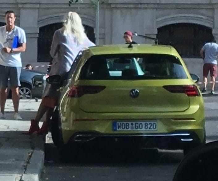 Katalógusfotózás közben bukott le az új Volkswagen Golf