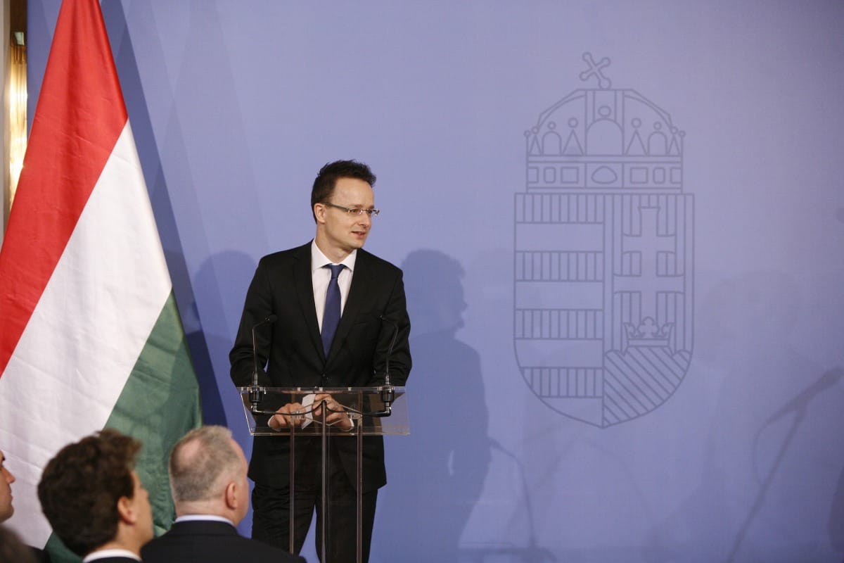 Szijjártó segítséget ajánlott az Iszlám Állam által elrabolt osztrák előkerítéséhez