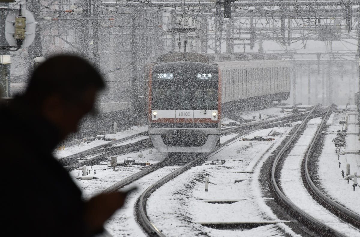 Ingyenreggelit kapnak a metróvállalattól, ha korábban járnak munkába a tokióiak