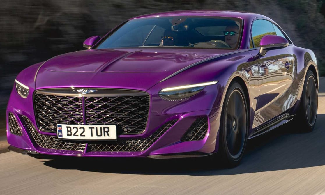 Már az európai utakat rója az eddigi legerősebb és talán legszebb Bentley