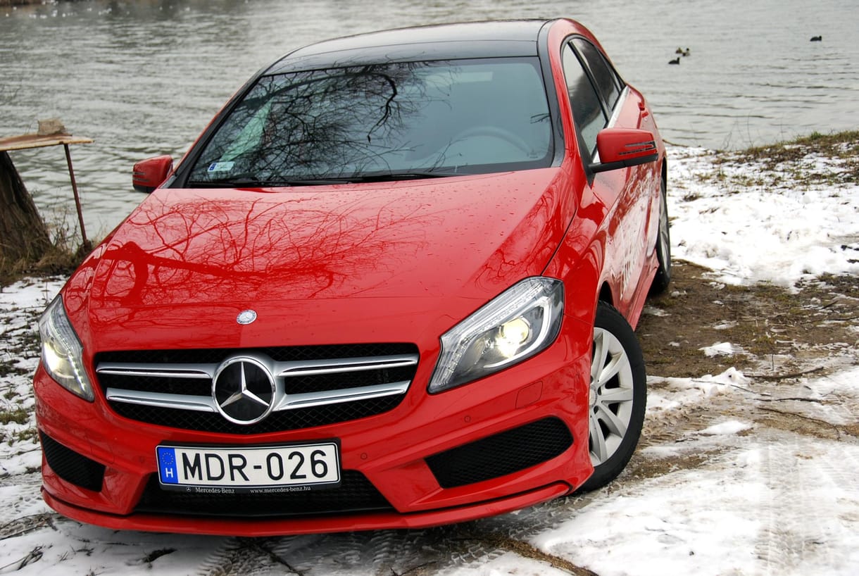 Visszahívják az új Mercedes A-osztály autóit