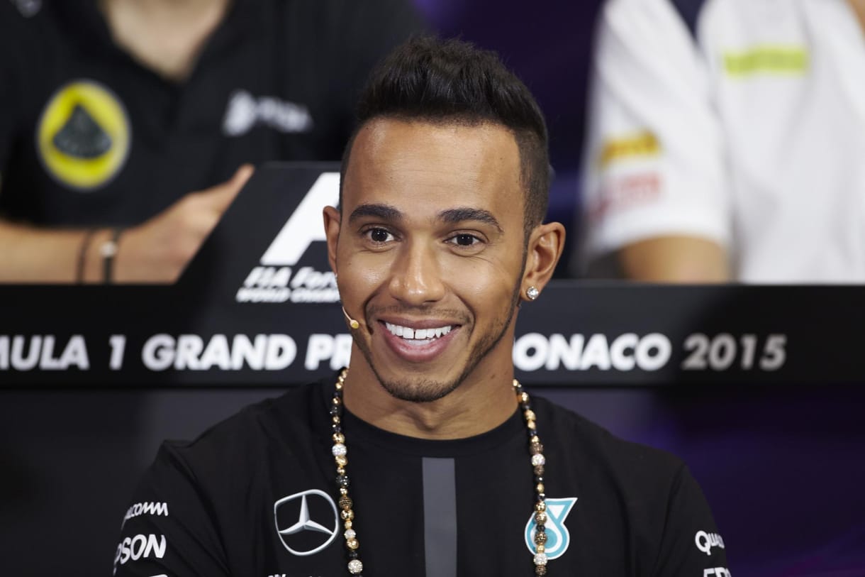 Forma-1: Hamilton indul az élről