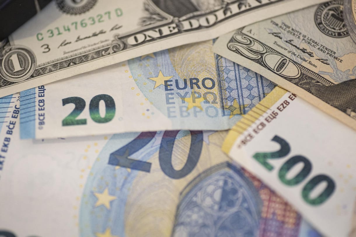 Egy nappal korábban hatályba lépett törvényeket is átírna a kormány, hogy jöjjenek végre az EU-pénzek