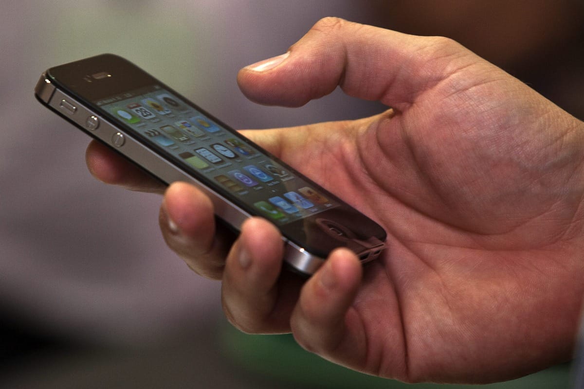 Bánatpénzt fizet az Apple jó pár iPhone-tulajdonosnak