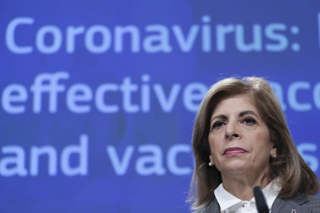 Visszautasítja az Európai Bizottság a ciprusi biztosról a magyar kormánymédiában keringő álhíreket