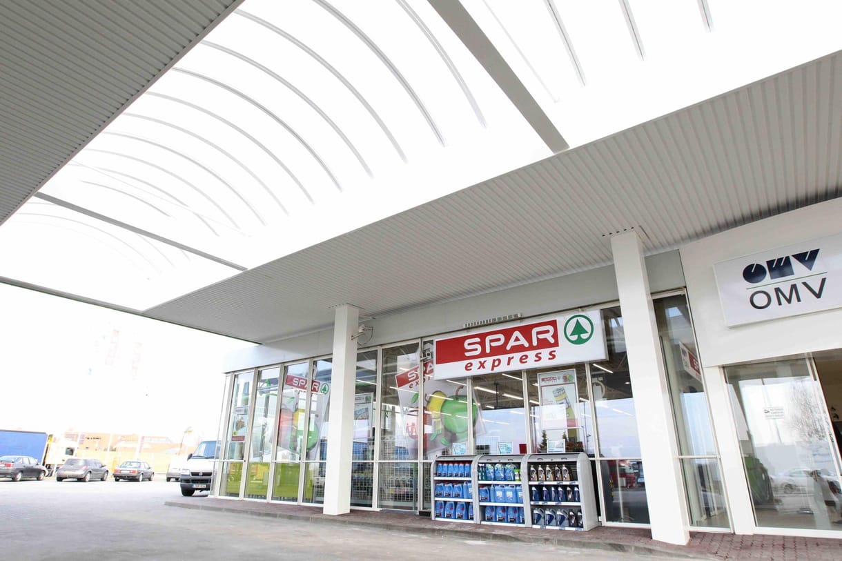 Vasárnap is nyitva tartó új Spar-üzletek jönnek
